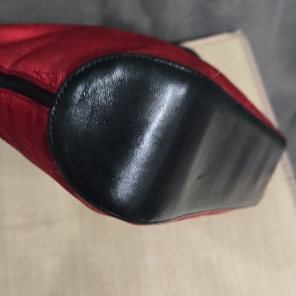 V-DAY SALE! MCM Red Shoulder Bag with Black Leather Trim - Picture 5 of 16